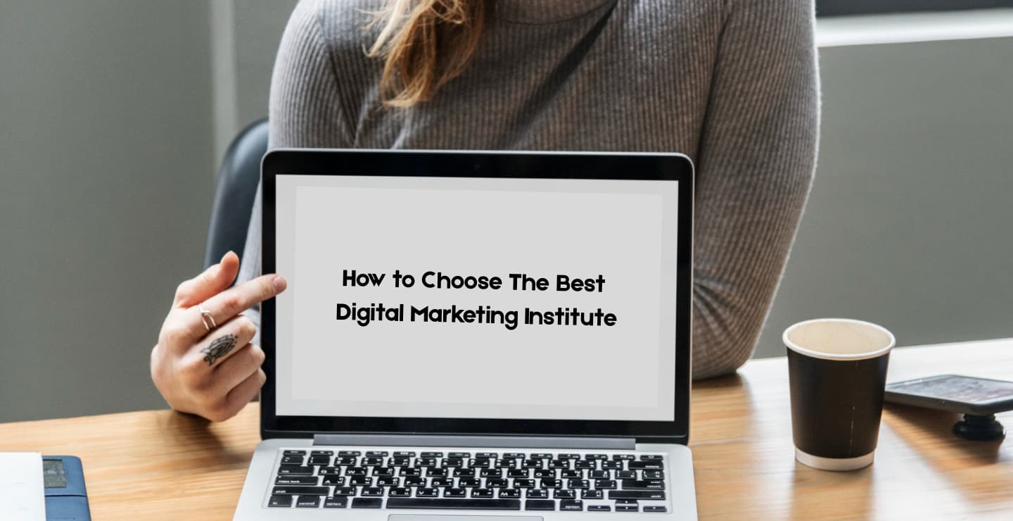 Students learning digital marketing